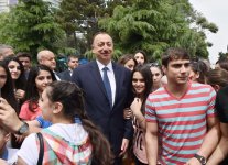 Президент Ильхам Алиев и его супруга приняли участие в открытии бульвара "Белого города" в Баку