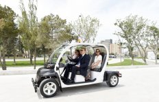 Президент Ильхам Алиев и его супруга приняли участие в открытии бульвара "Белого города" в Баку