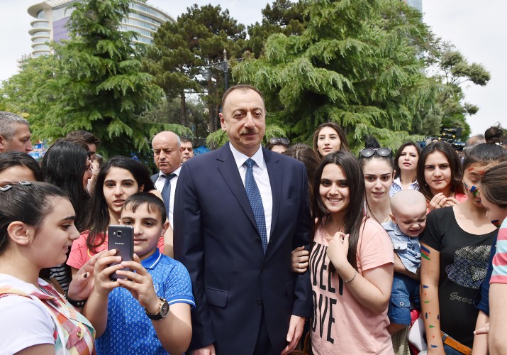 Президент Ильхам Алиев и его супруга приняли участие в открытии бульвара "Белого города" в Баку