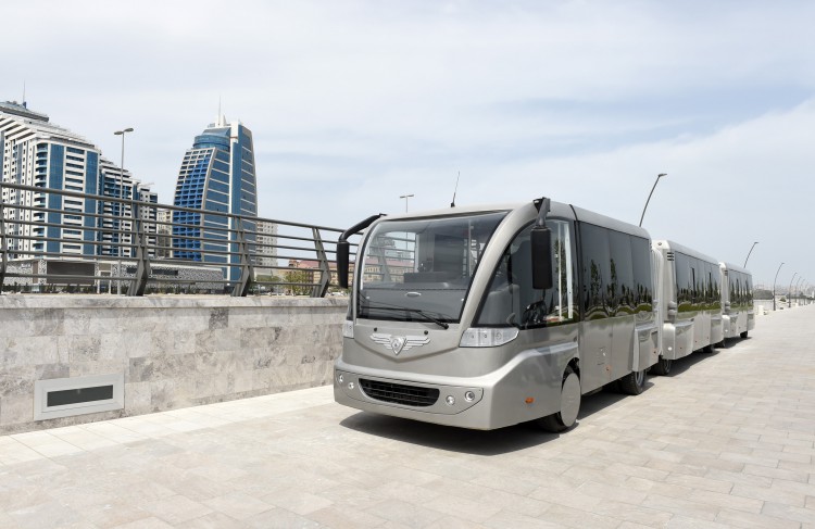 Президент Ильхам Алиев и его супруга приняли участие в открытии бульвара "Белого города" в Баку