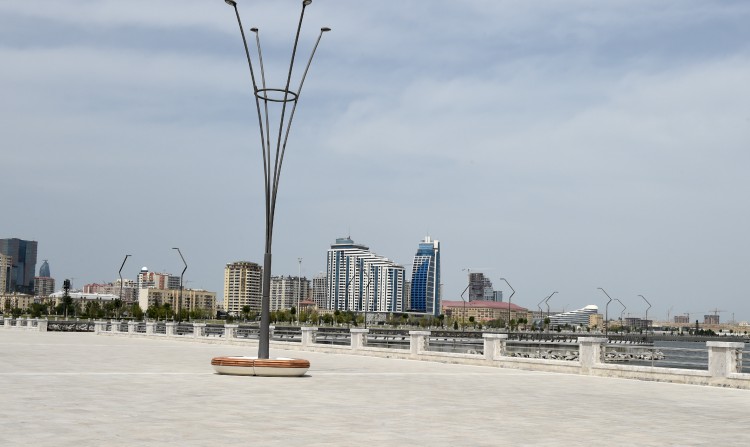 Президент Ильхам Алиев и его супруга приняли участие в открытии бульвара "Белого города" в Баку