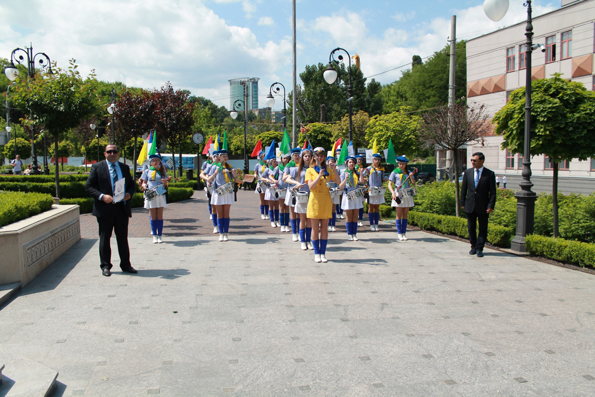 В Киеве состоялось праздничное шествие, посвященное Евроиграм (ФОТО)