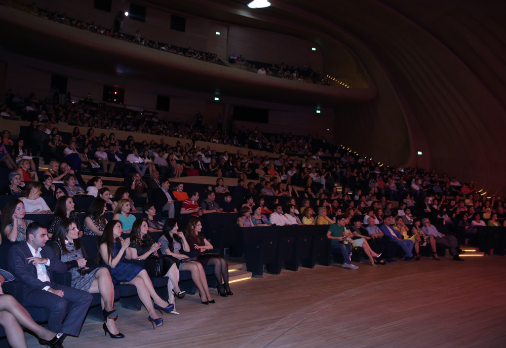В Центре Гейдара Алиева прошел волшебный вечер Тунзали Агаевой, посвященный Евроиграм (ФОТО)