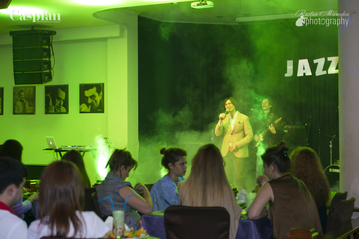 Влад Сташевский подарил Баку ностальгический вечер 90-х (ФОТО)