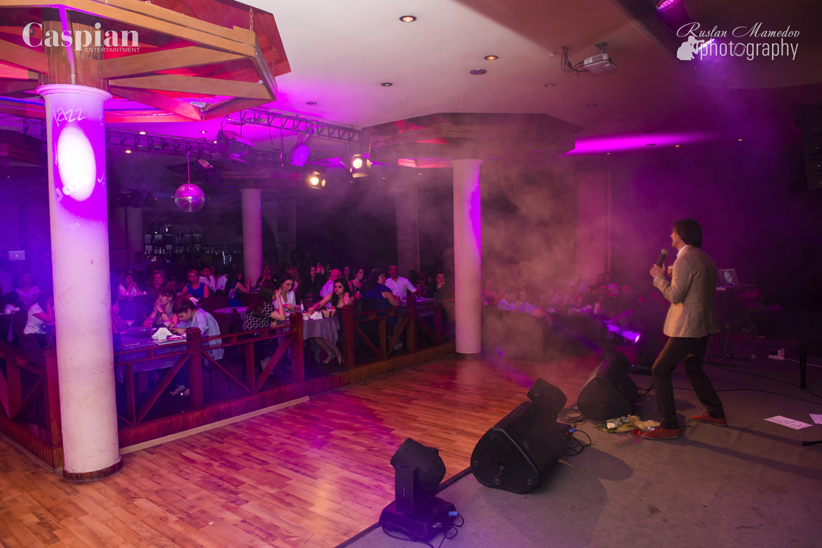 Влад Сташевский подарил Баку ностальгический вечер 90-х (ФОТО)