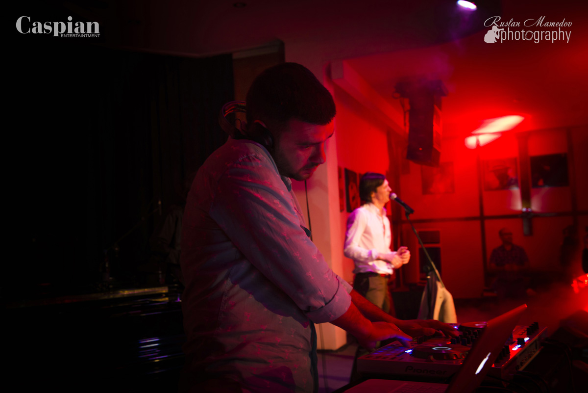 Влад Сташевский подарил Баку ностальгический вечер 90-х (ФОТО)