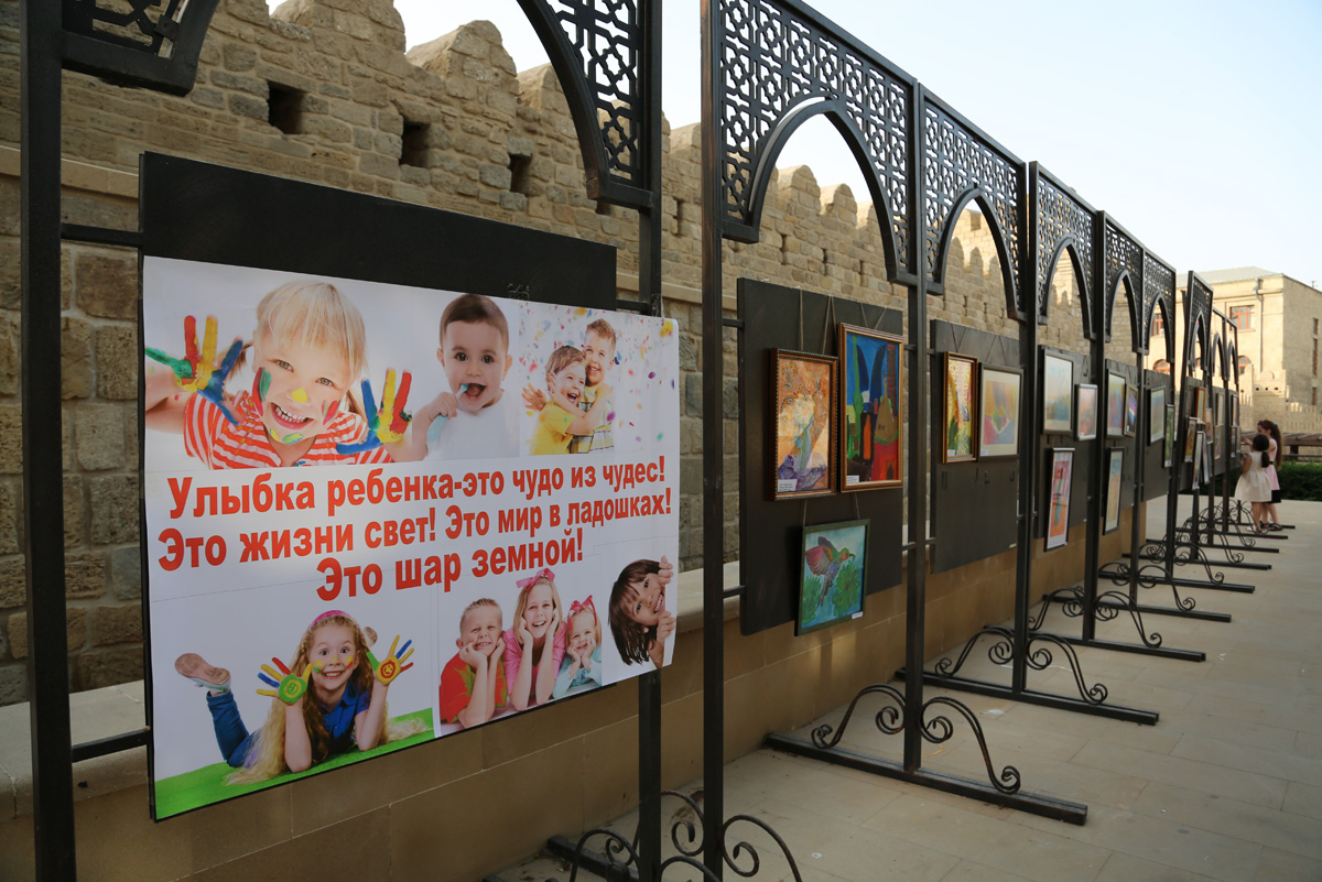 Море улыбок и безграничная радость  - праздник в Баку, посвященный Евроиграм (ФОТО)