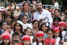 Азербайджанские звезды провели концерт "Мы сами были детьми" (ФОТО)