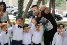 Азербайджанские звезды провели концерт "Мы сами были детьми" (ФОТО)