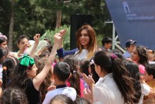 Азербайджанские звезды провели концерт "Мы сами были детьми" (ФОТО)