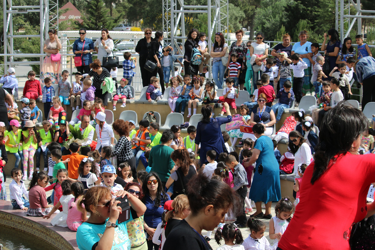 Азербайджанские звезды провели концерт "Мы сами были детьми" (ФОТО)