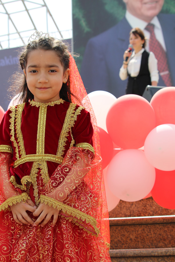 Азербайджанские звезды провели концерт "Мы сами были детьми" (ФОТО)