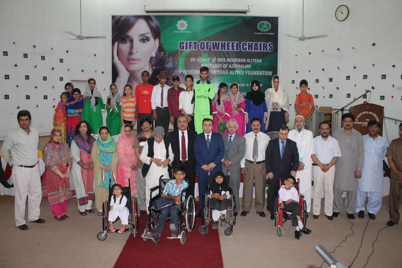 При поддержке Фонда Гейдара Алиева в Пакистане проведена гуманитарная акция (ФОТО)