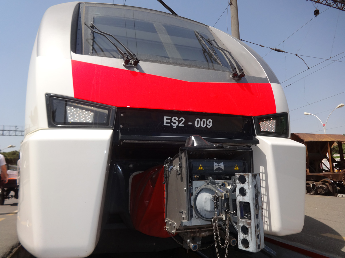 Определяются тарифы на проезд в скоростных поездах в Баку (ФОТО)