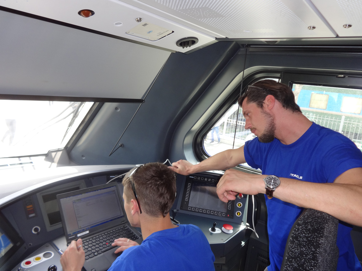 Определяются тарифы на проезд в скоростных поездах в Баку (ФОТО)