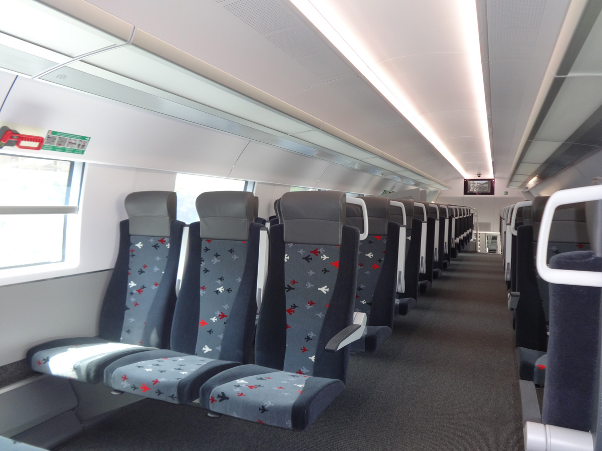 Определяются тарифы на проезд в скоростных поездах в Баку (ФОТО)