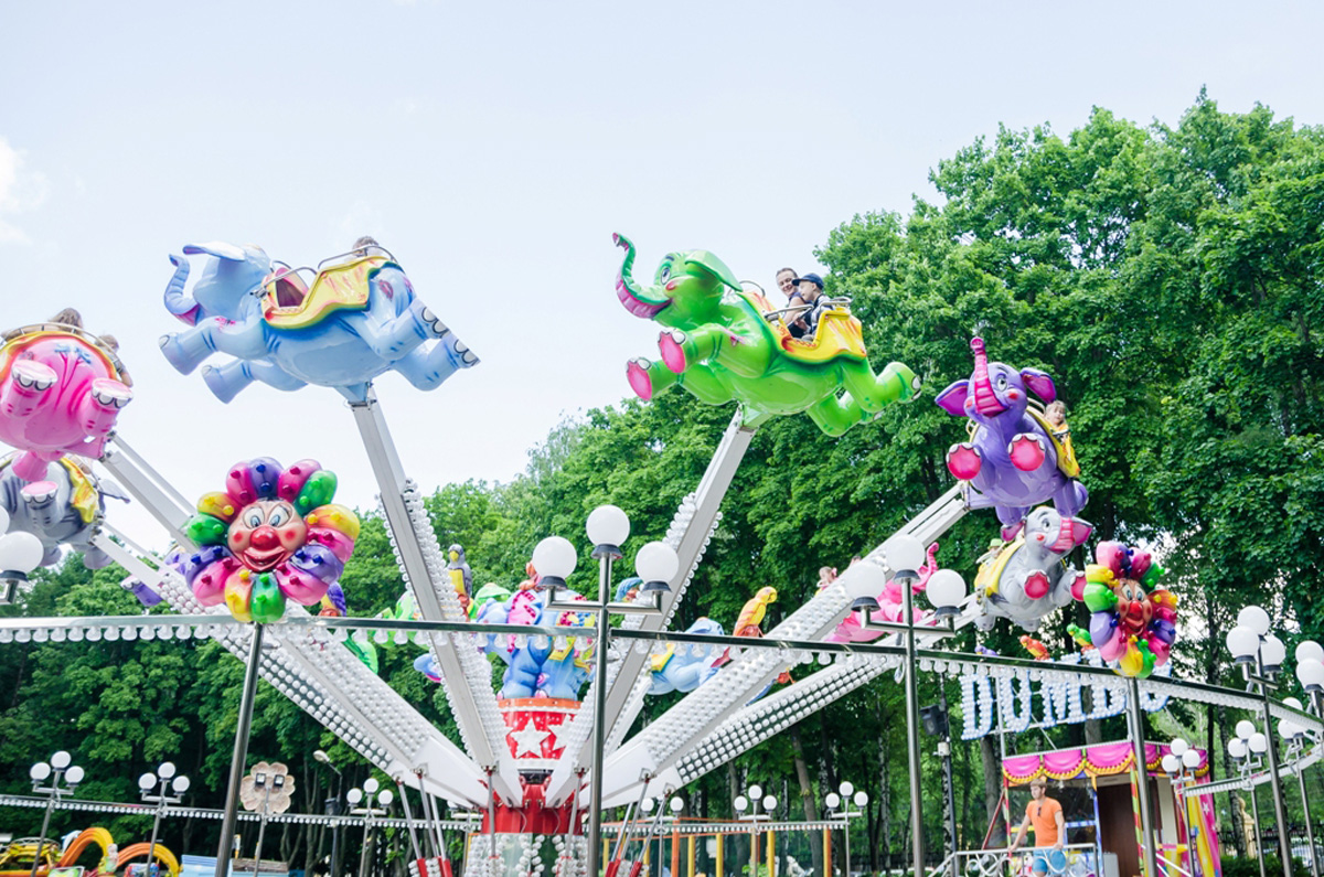 Российские дети-инвалиды нарисовали картины, посвященные Азербайджану и Евроиграм (ФОТО)