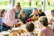 Российские дети-инвалиды нарисовали картины, посвященные Азербайджану и Евроиграм (ФОТО)