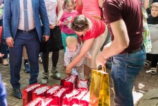 Российские дети-инвалиды нарисовали картины, посвященные Азербайджану и Евроиграм (ФОТО)