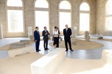 Президент Азербайджана и его супруга приняли участие в открытии Музея каменной летописи (ФОТО)
