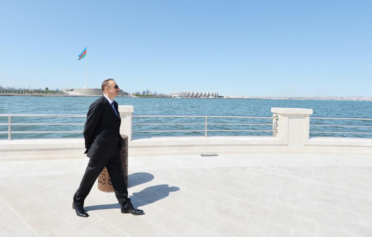 Президент Азербайджана и его супруга приняли участие в открытии Баиловского бульвара (ФОТО)