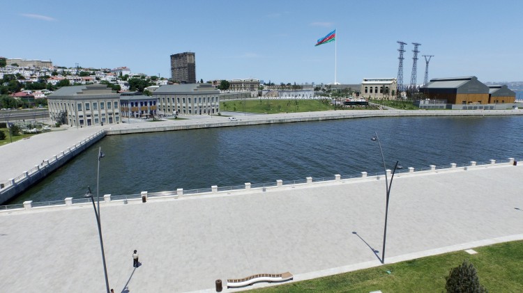 Президент Азербайджана и его супруга приняли участие в открытии Баиловского бульвара (ФОТО)