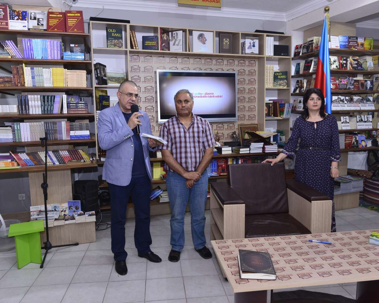 "И т.д. И т.д. И т.д." – новая книга Интигам Солтана (ФОТО)