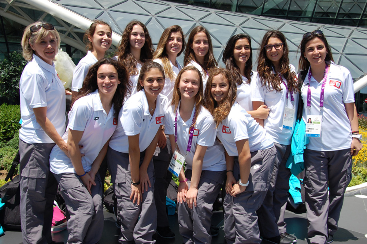 Первая группа турецких спортсменов прибыла в Баку на Евроигры (ФОТО)