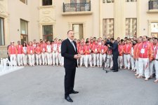 Президент Ильхам Алиев и его супруга встретились со спортсменами, которые представят Азербайджан на первых Европейских играх (ФОТО)