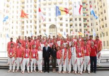 Президент Ильхам Алиев и его супруга встретились со спортсменами, которые представят Азербайджан на первых Европейских играх (ФОТО)