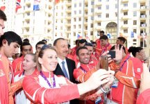 Президент Ильхам Алиев и его супруга встретились со спортсменами, которые представят Азербайджан на первых Европейских играх (ФОТО)