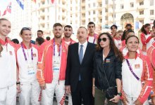 Президент Ильхам Алиев и его супруга встретились со спортсменами, которые представят Азербайджан на первых Европейских играх (ФОТО)