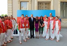 Президент Ильхам Алиев и его супруга встретились со спортсменами, которые представят Азербайджан на первых Европейских играх (ФОТО)