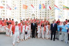 Президент Ильхам Алиев и его супруга встретились со спортсменами, которые представят Азербайджан на первых Европейских играх (ФОТО)