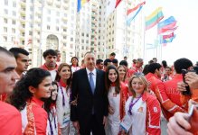 Президент Ильхам Алиев и его супруга встретились со спортсменами, которые представят Азербайджан на первых Европейских играх (ФОТО)