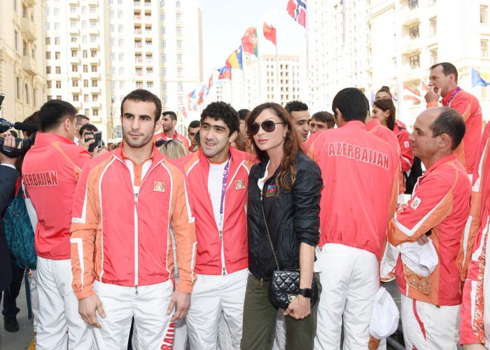 Президент Ильхам Алиев и его супруга встретились со спортсменами, которые представят Азербайджан на первых Европейских играх (ФОТО)