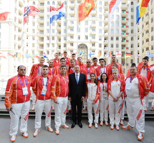 Президент Ильхам Алиев и его супруга встретились со спортсменами, которые представят Азербайджан на первых Европейских играх (ФОТО)