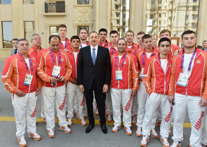 Президент Ильхам Алиев и его супруга встретились со спортсменами, которые представят Азербайджан на первых Европейских играх (ФОТО)