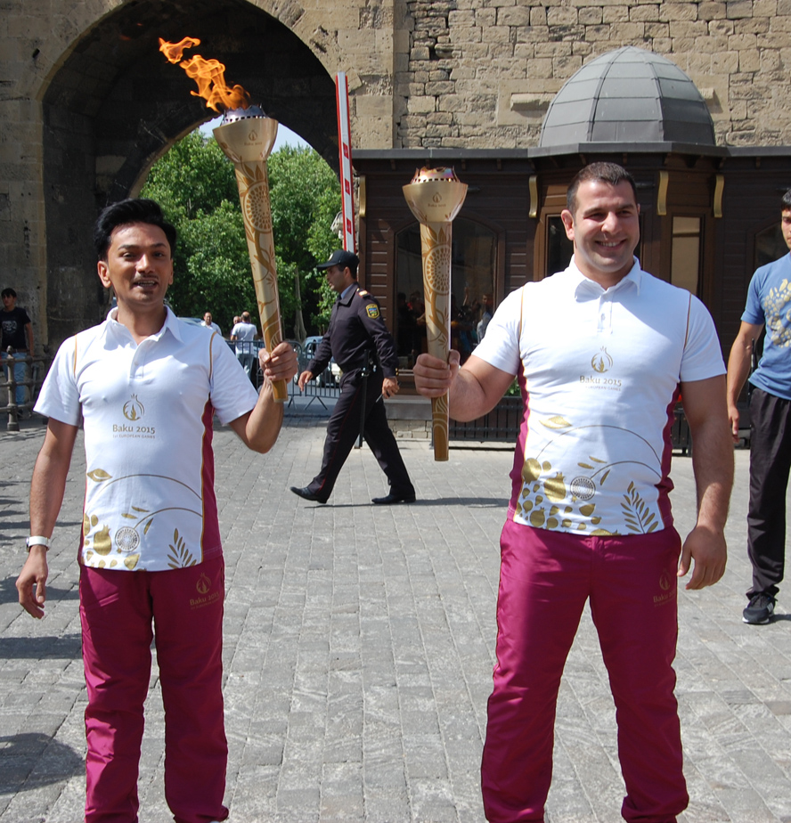 Факел первых Евроигр в Ичеришехер (ФОТО)