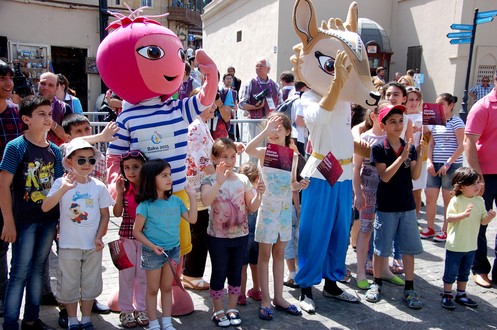 Факел первых Евроигр в Ичеришехер (ФОТО)