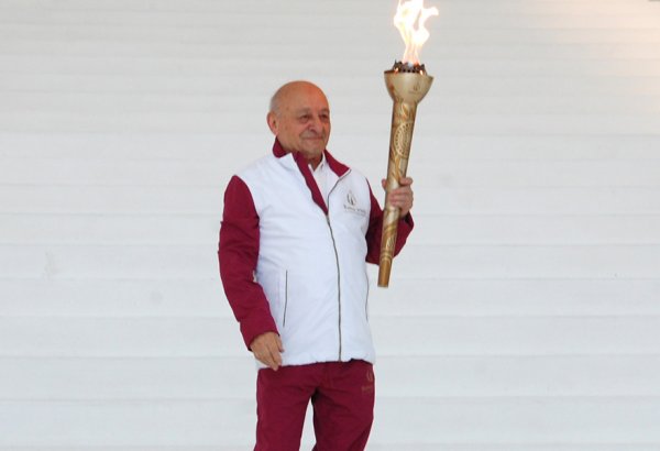 Факельная эстафета первых Европейских игр продолжилась перед Центром Гейдара Алиева (ФОТО)