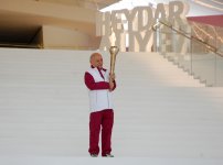 Факельная эстафета первых Европейских игр продолжилась перед Центром Гейдара Алиева (ФОТО)