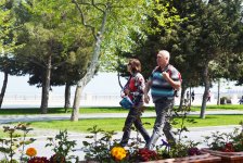 Массовый наплыв туристов в Баку в преддверии Евроигр (ФОТО)