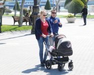 Массовый наплыв туристов в Баку в преддверии Евроигр (ФОТО)