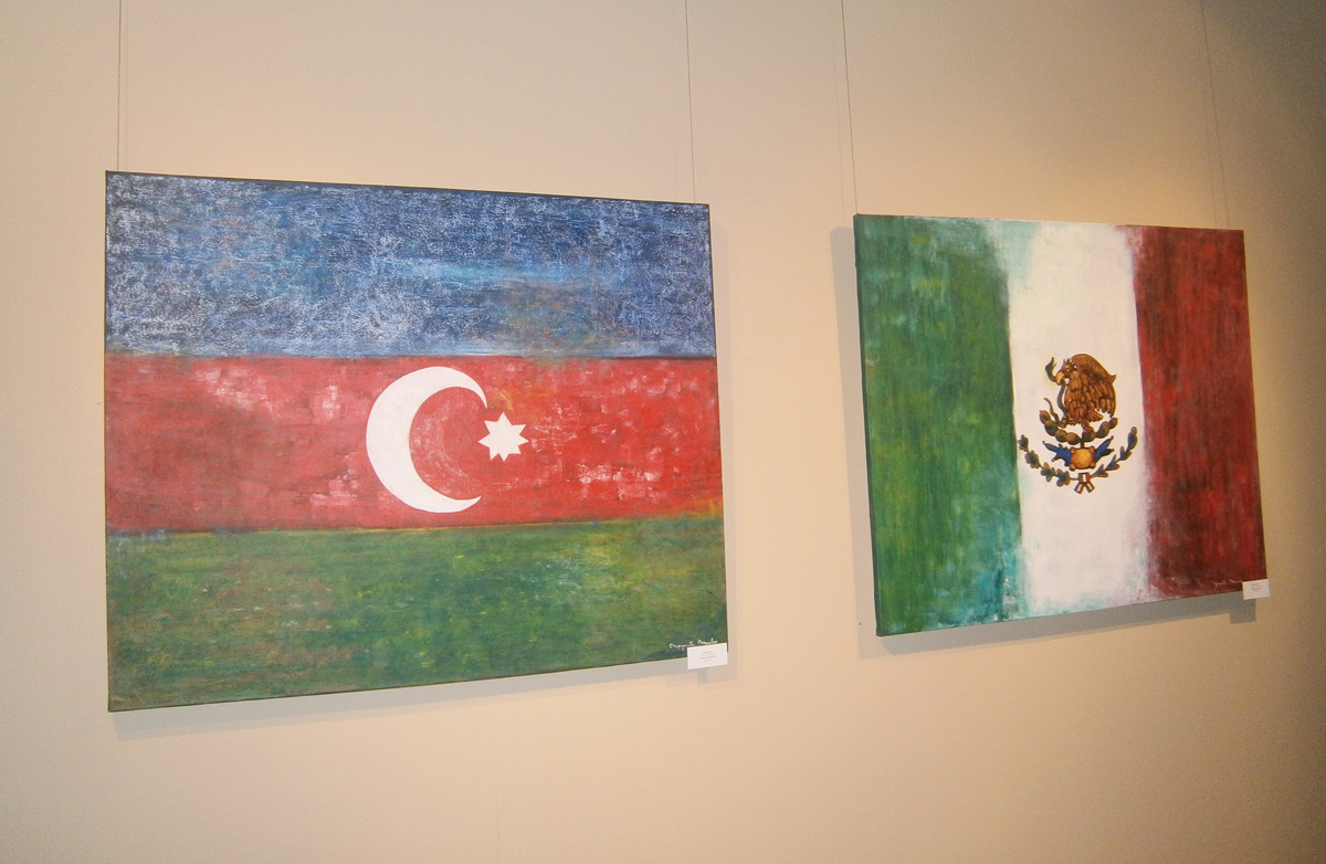 Мексиканская художница показала в Баку "Симфонию цвета" (ФОТО)