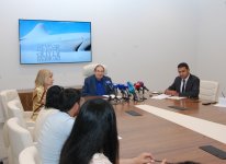 В Центре Гейдара Алиева прошла встреча с легендарным Робером Оссейном: "Когда говорю про Азербайджан, на глаза наворачиваются слезы"  (ФОТО)