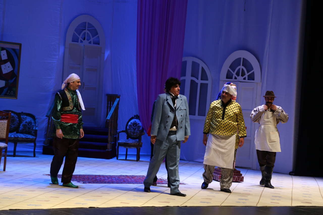 Комедия Узеира Гаджибейли на английском языке для гостей Евроигр (ФОТО)