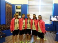 Атлеты Евроигр учатся ткать азербайджанские ковры (ФОТО)