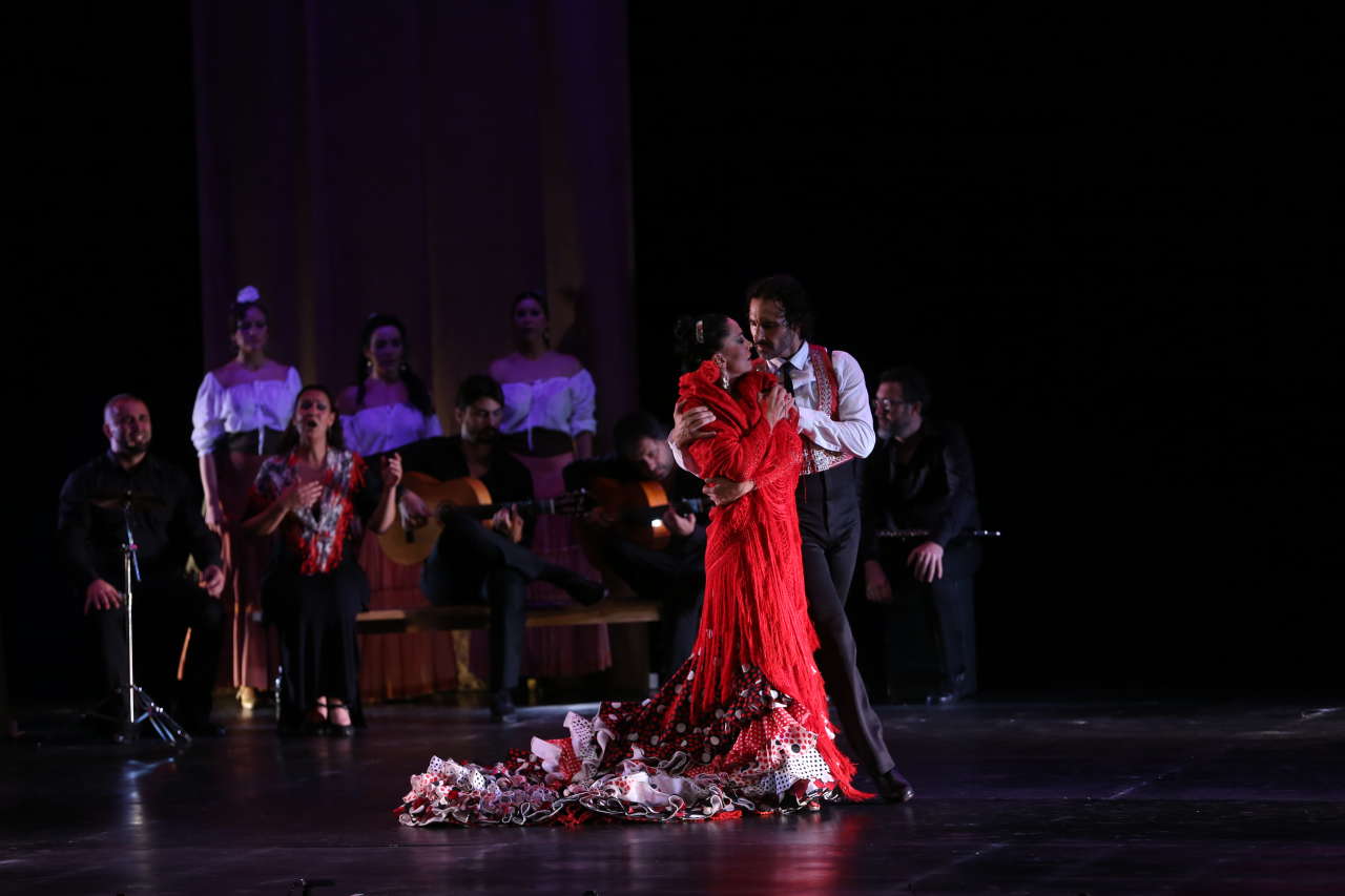 В Центре Гейдара Алиева представлено волшебное шоу фламенко "Кармен" (ФОТО)