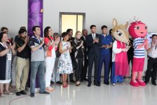 Победителю Евроигр преподнесли панно ручной работы с талисманами соревнований (ФОТО)